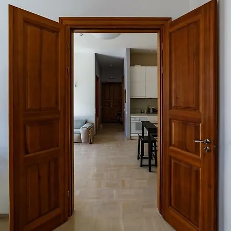Butas Central, Spacious And Quiet
